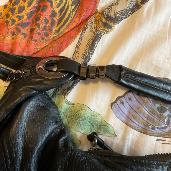 Oryany large leather shoulder bag - Picture 9 of 13